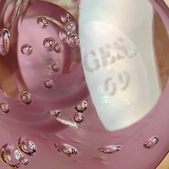 Pair of Glass Eye Studies Hand-Blown Art Glass Pink Egg Paperweights - Picture 6 of 7